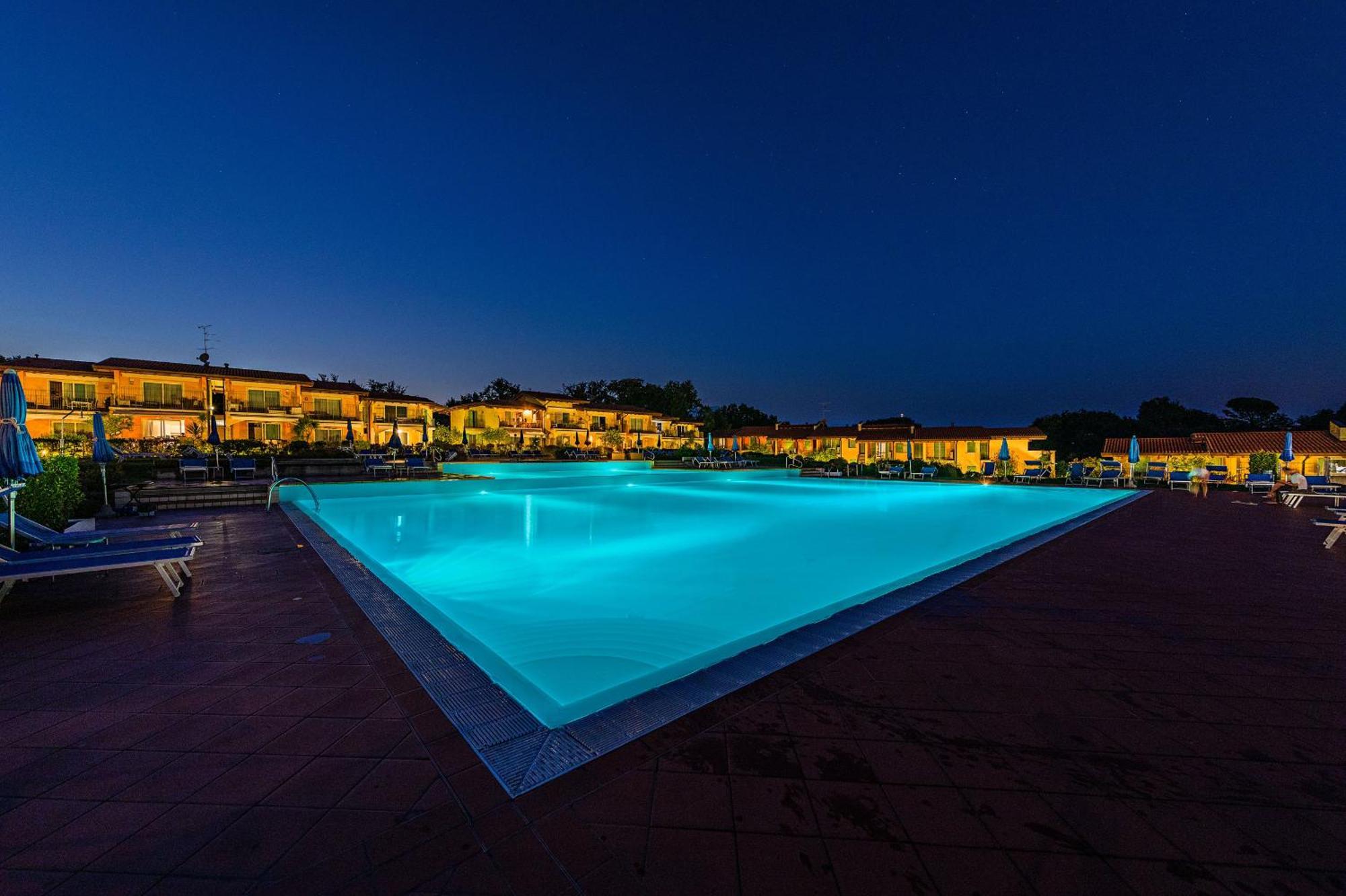 Montecolo Resort By Wonderful Italy Manerba del Garda Exteriör bild